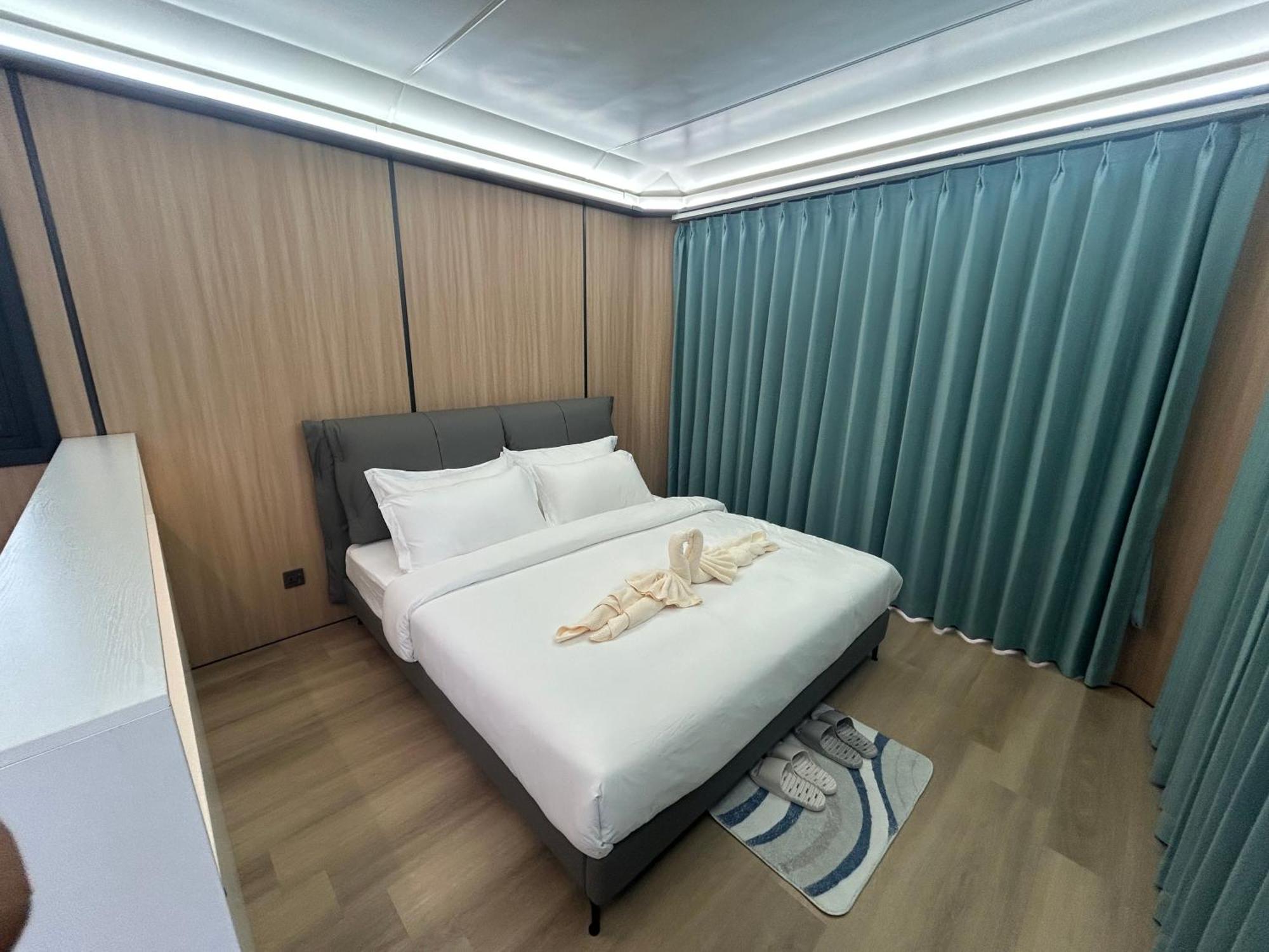 Space House Phuket 4*
