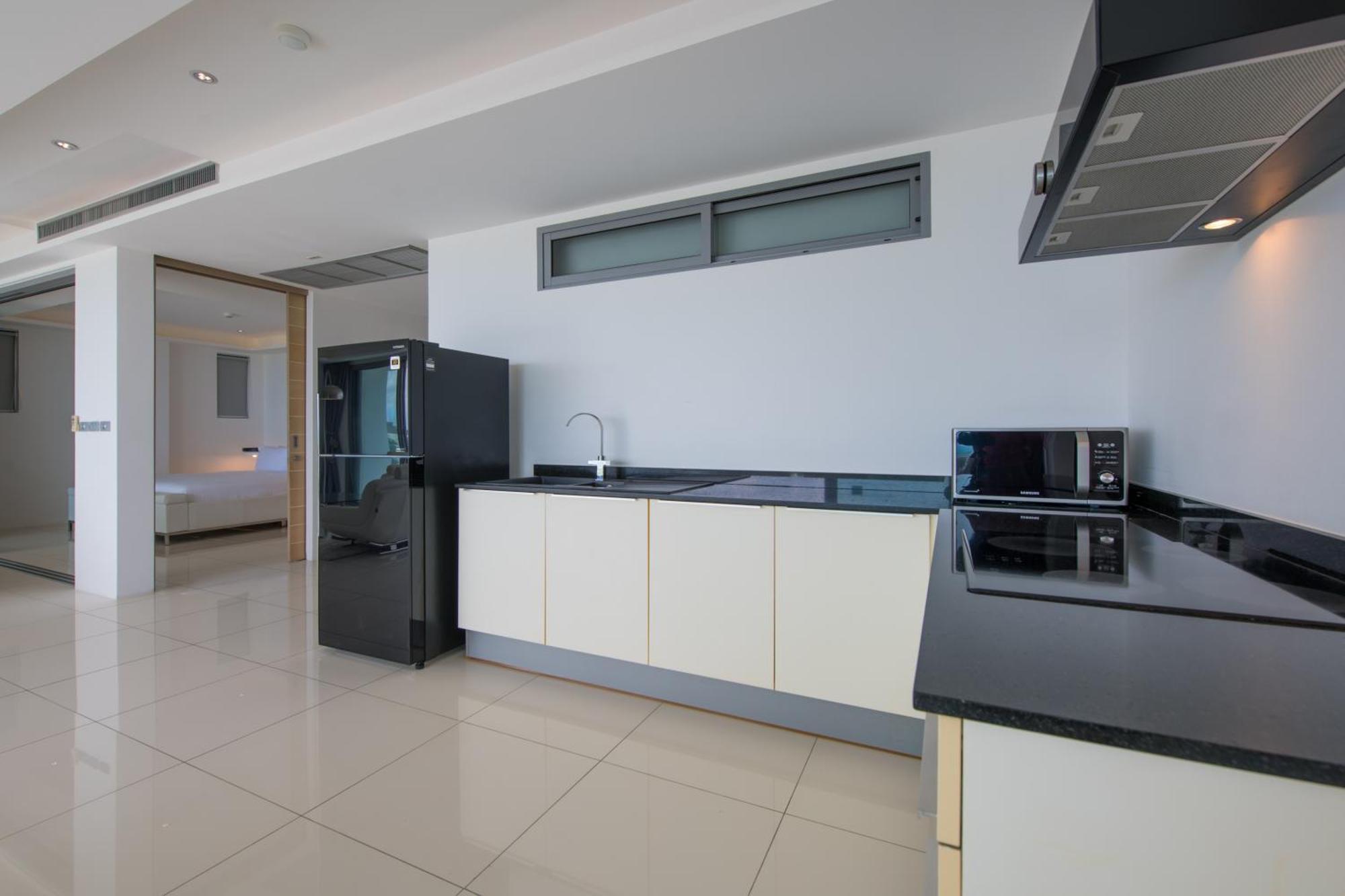 Theview Luxurious Condonomium Kata Beach (Phuket)