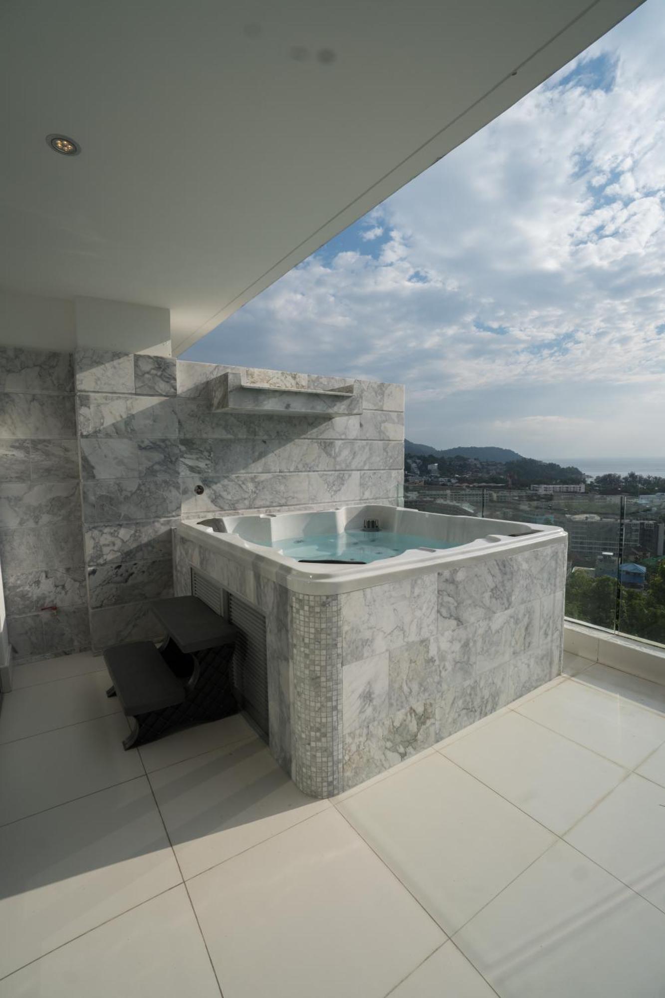 Theview Luxurious Condonomium Aparthotel *