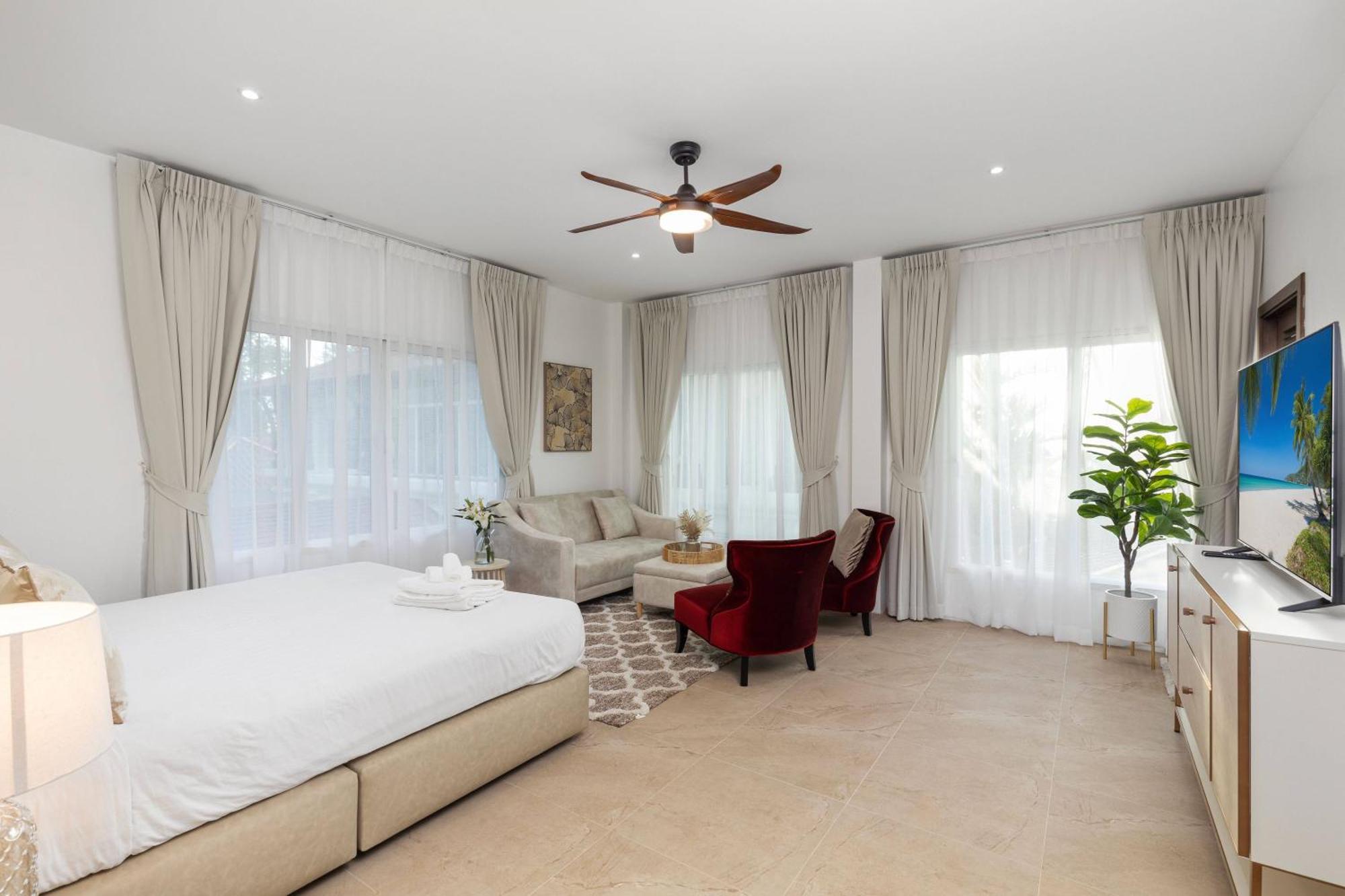 Spectacular Ocean Views 8br Pool Sawan In Patong! Relax & Play - Billiard, Table Football, Gym & Sauna! Vila