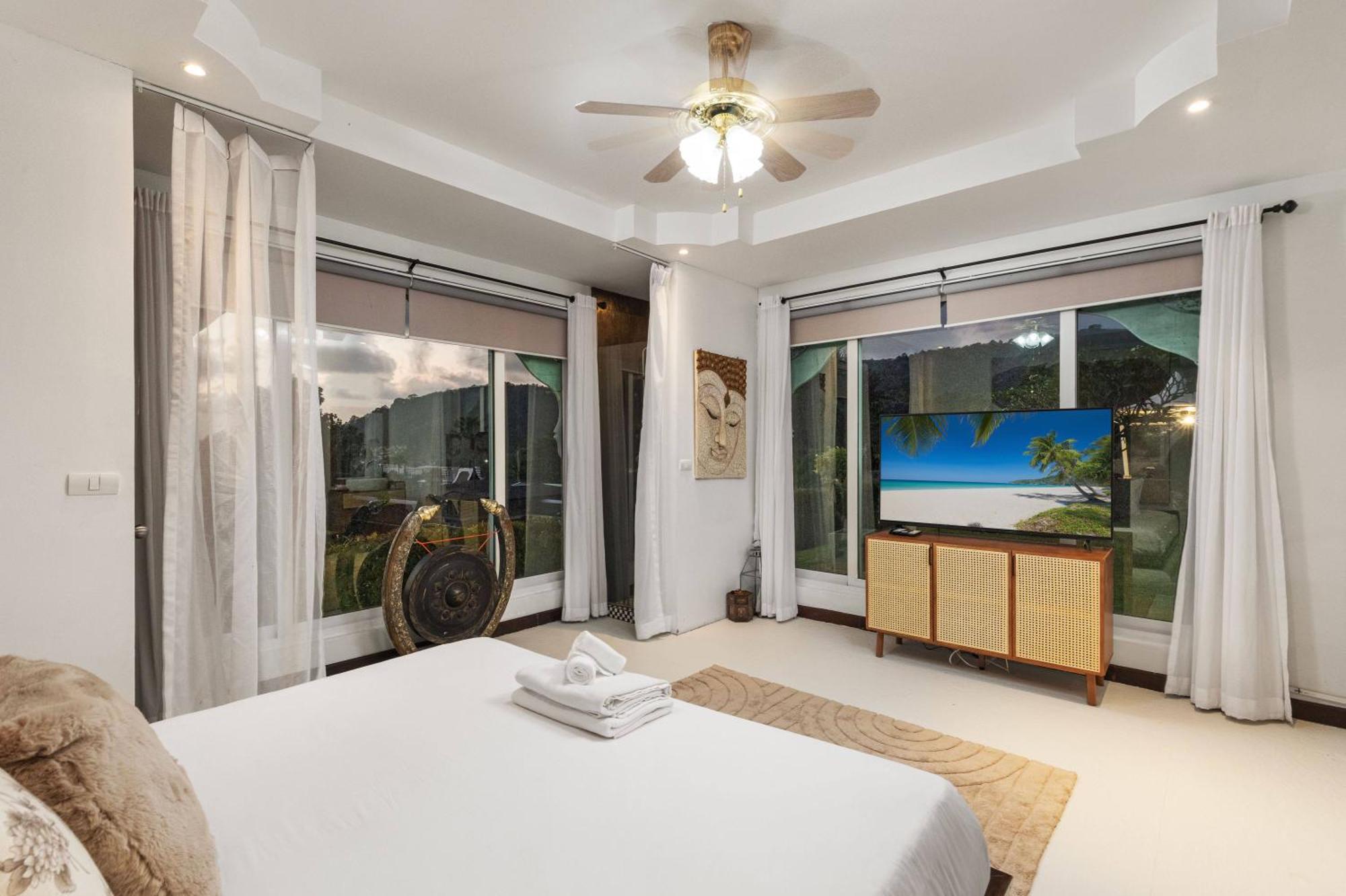 Vila Spectacular Ocean Views 8br Pool Sawan In Patong! Relax & Play - Billiard, Table Football, Gym & Sauna! *