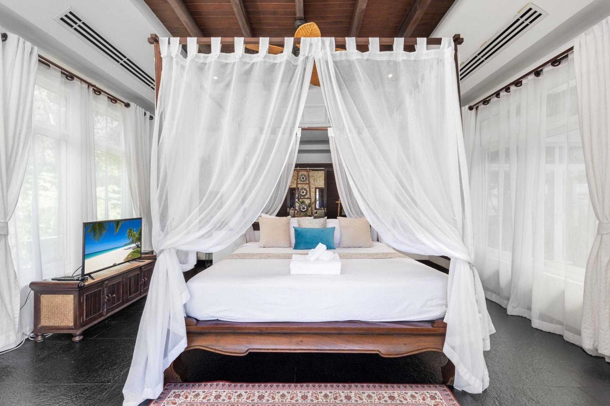 Spectacular Ocean Views 8br Pool Sawan In Patong! Relax & Play - Billiard, Table Football, Gym & Sauna! Vila