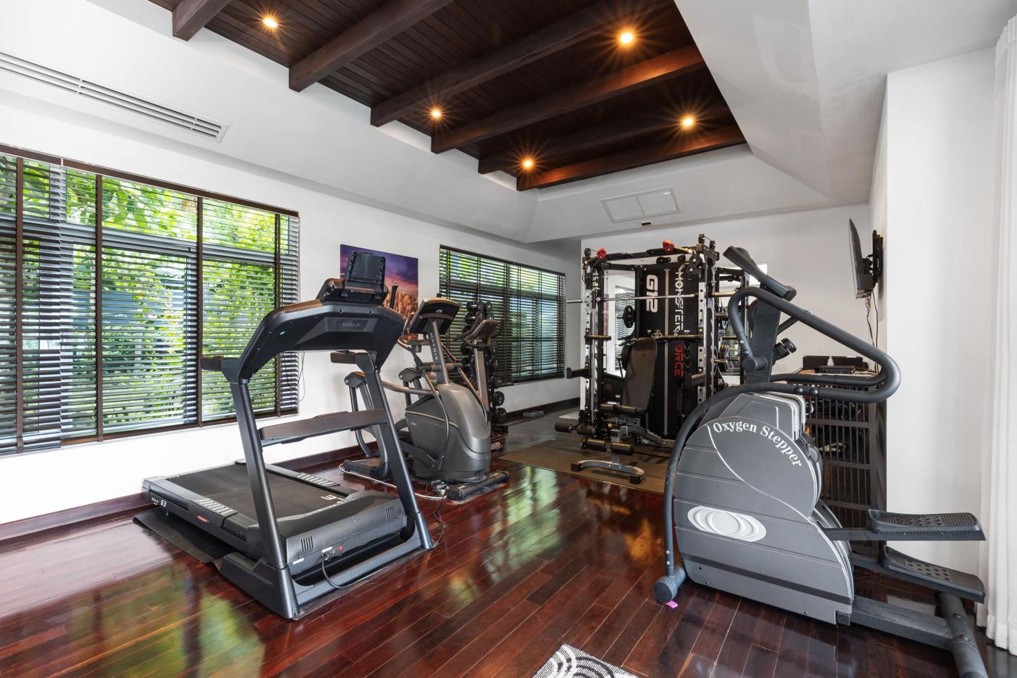Spectacular Ocean Views 8br Pool Sawan In Patong! Relax & Play - Billiard, Table Football, Gym & Sauna! Vila *