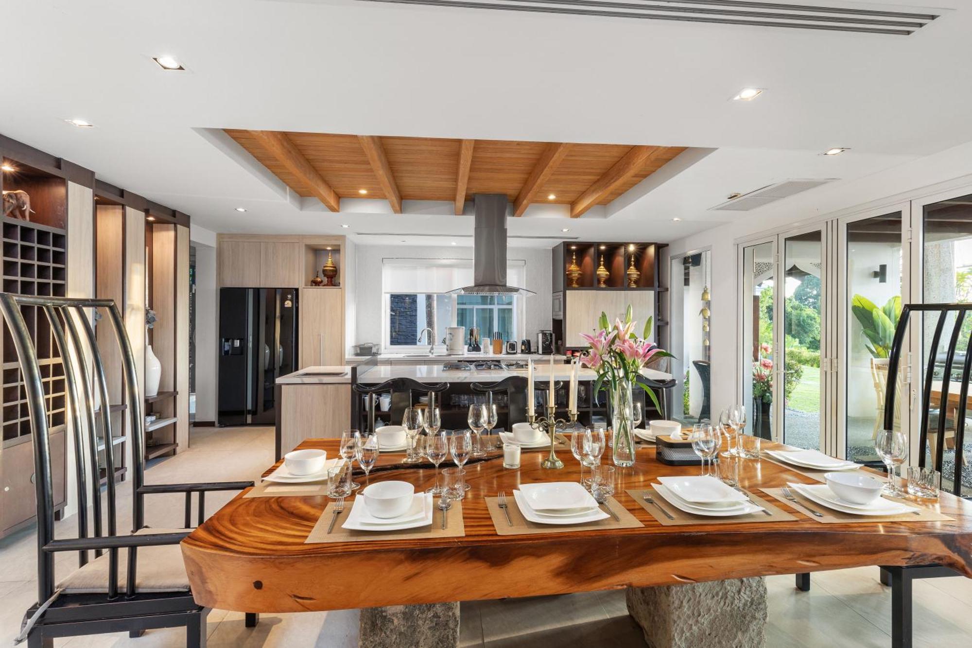 Spectacular Ocean Views 8br Pool Sawan In Patong! Relax & Play - Billiard, Table Football, Gym & Sauna! Patong