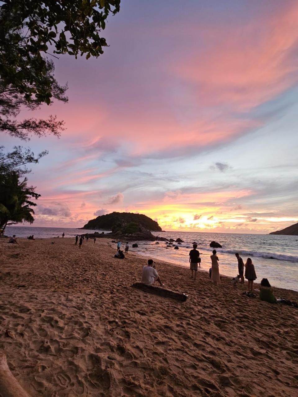 Landscape Beachfront In Rawai Holiday home