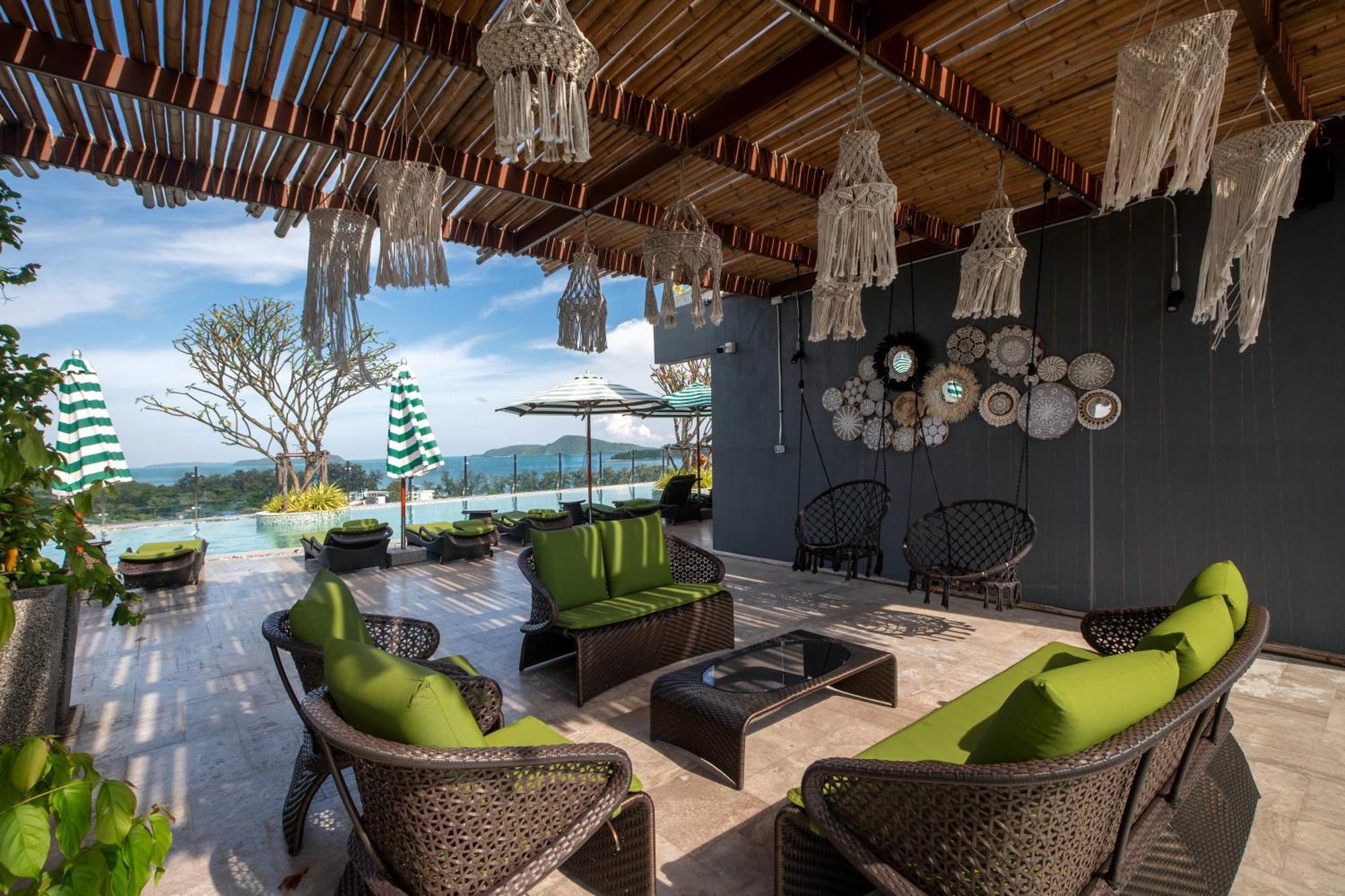 2 Bdr Apartment Calypso Garden Naiharn Beach By Capital Pro Apartment