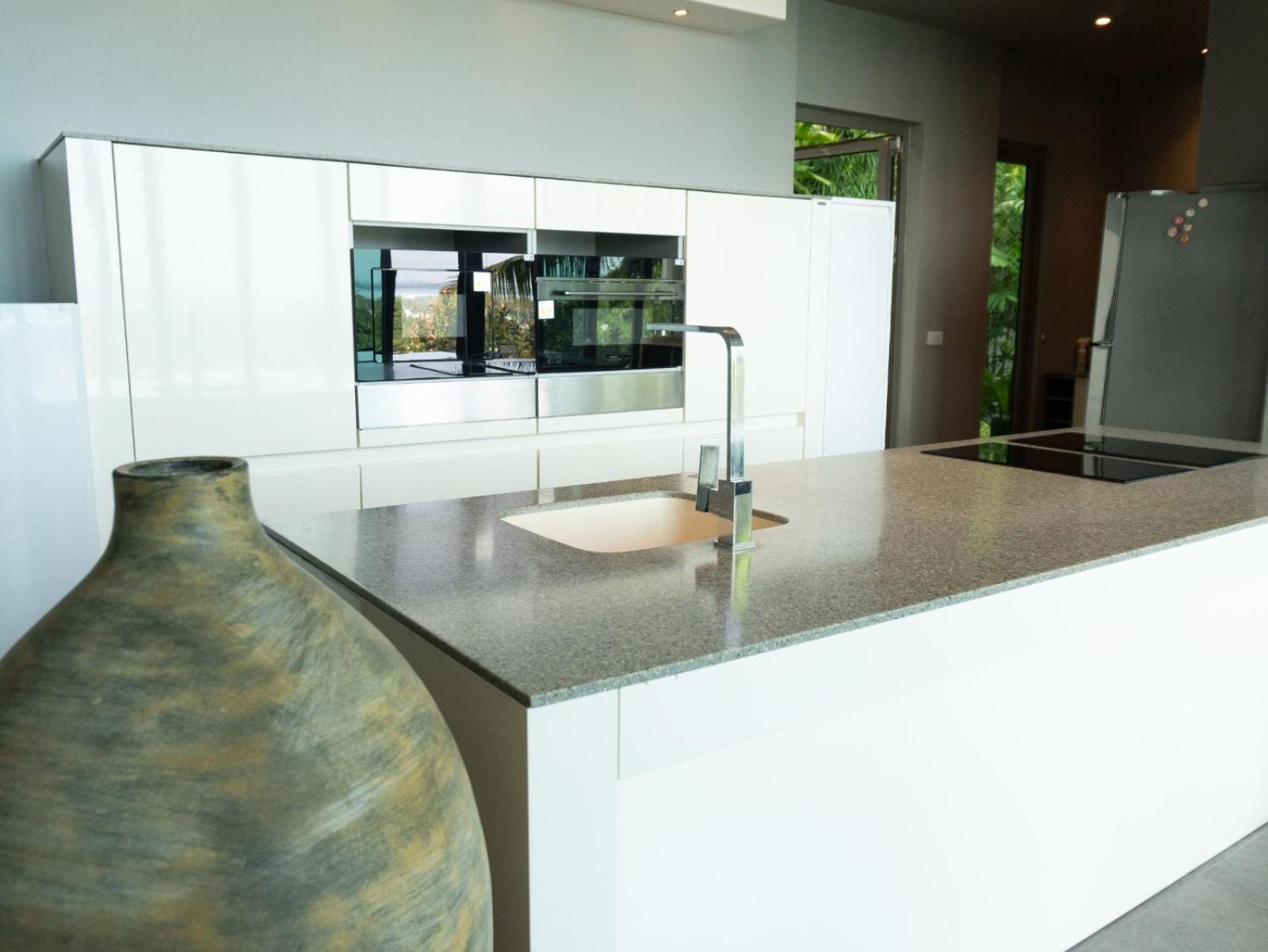 Phuket 4-bedrooms Seaview 884m2 Private Xl Luxury Infinity Pool Villa *