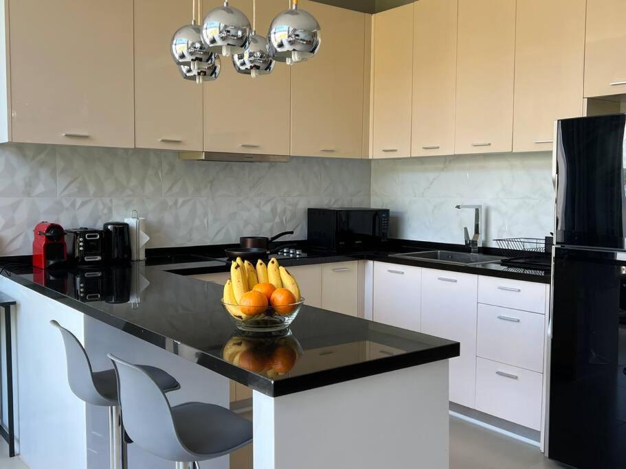 Seaview 2 Bedroom Spacious Modern Duplex Near * Kamala Beach