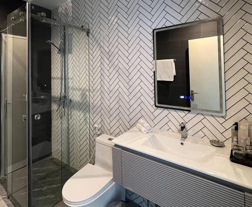 Seaview 2 Bedroom Spacious Modern Duplex Near Apartment Kamala Beach