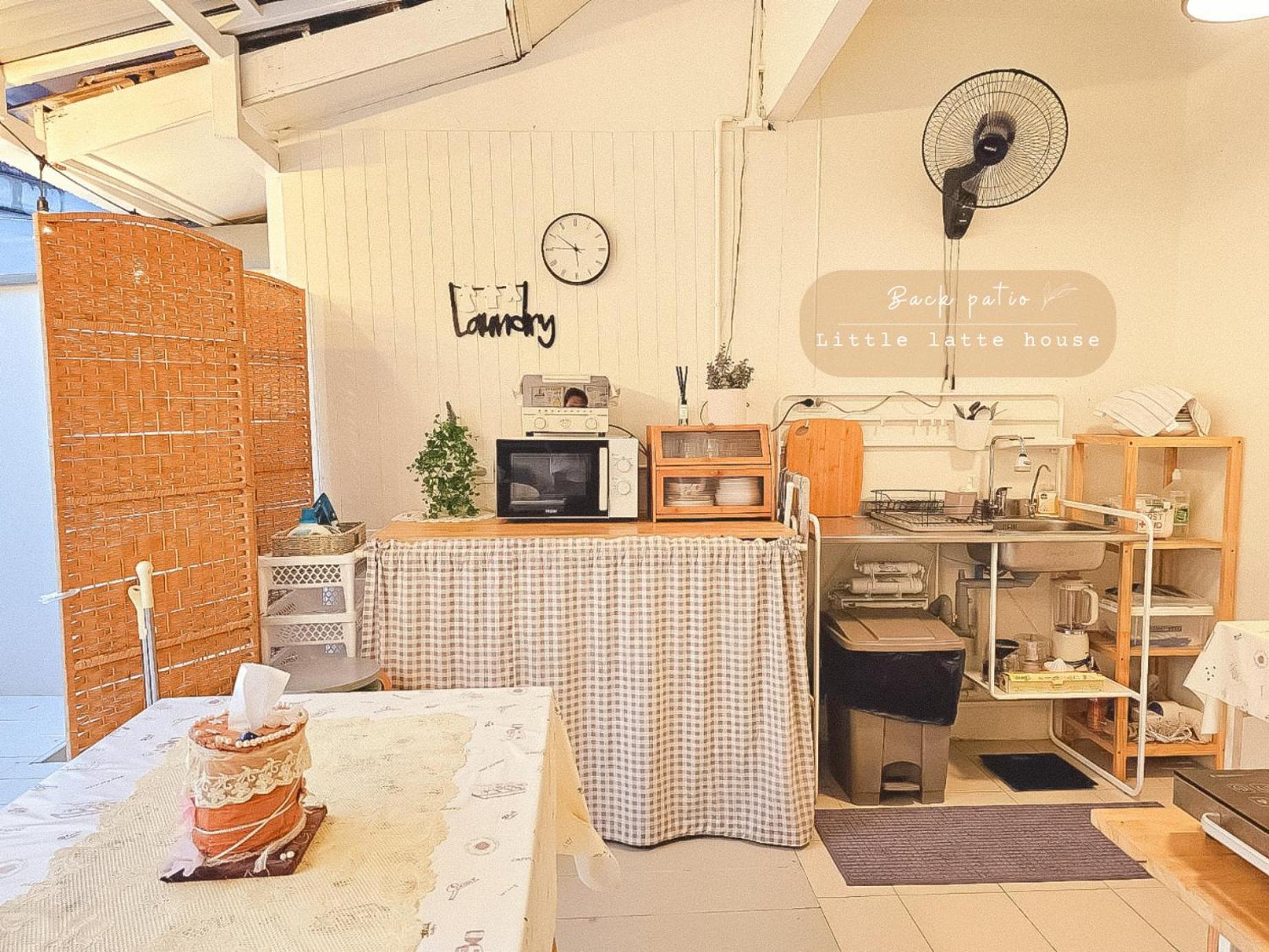 Little Latte House - *