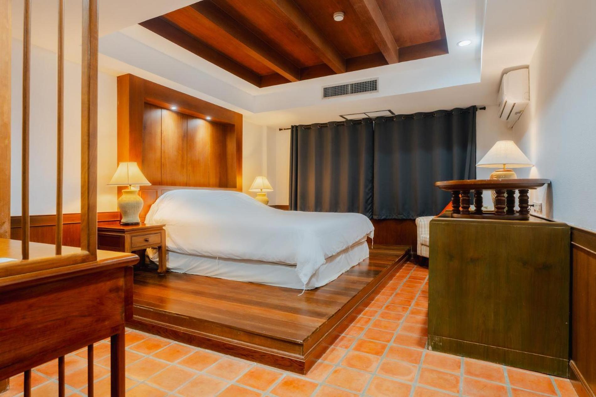 The Sands 2 Bedroom Naiharn Nai Harn