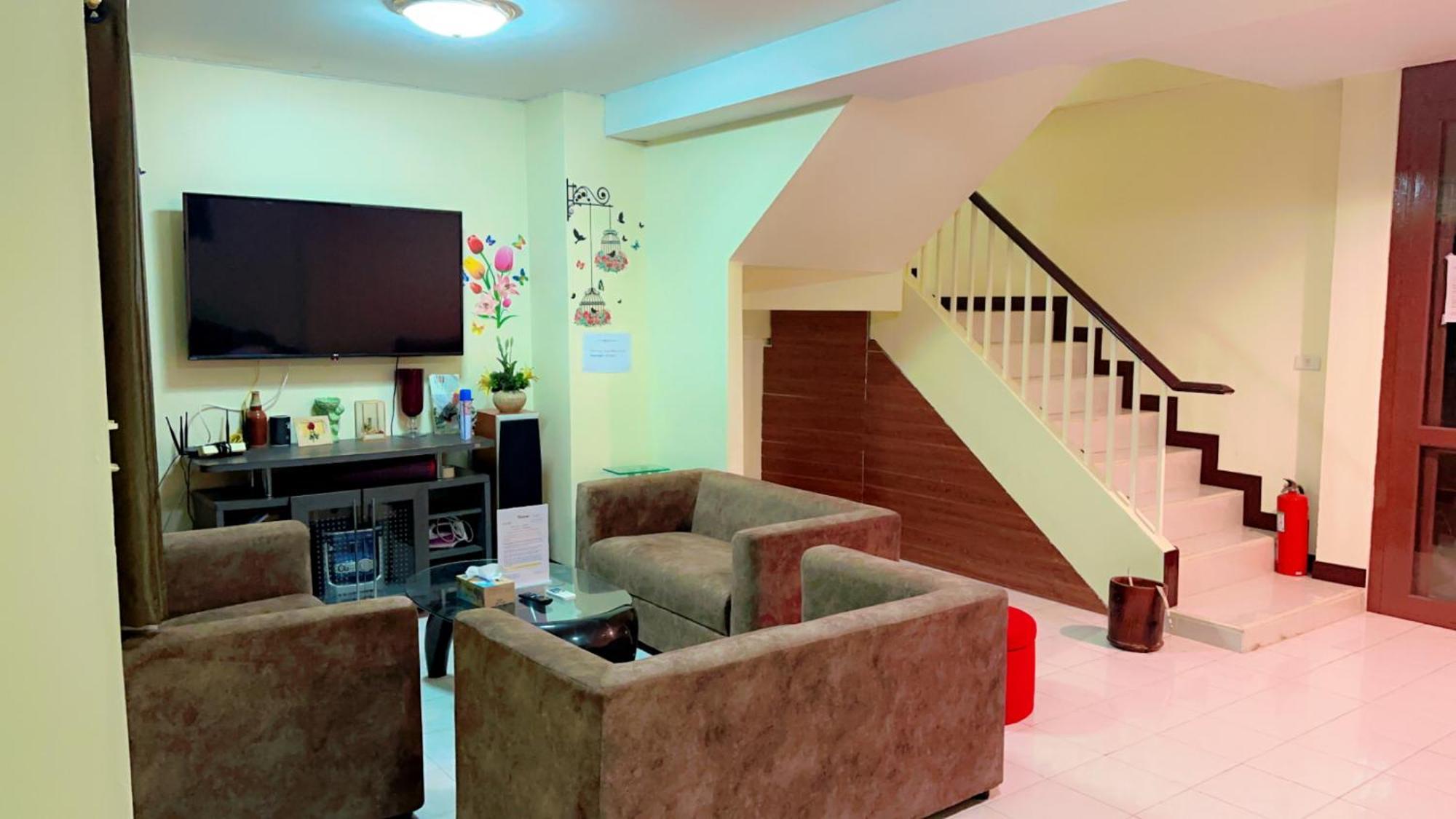 Apartment Hideaway House *