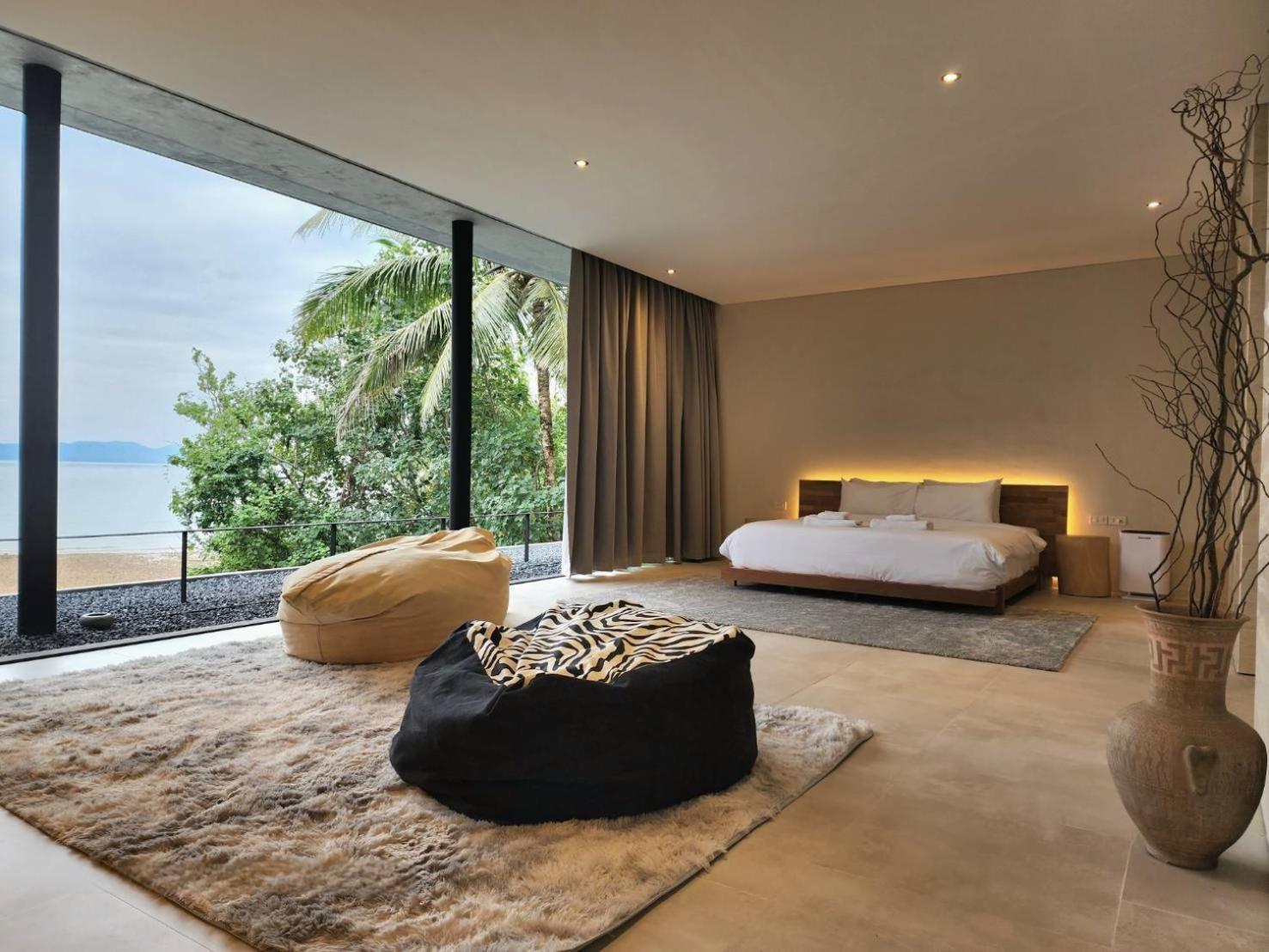Luxury Beachfront 4 Bedroom Amana At Ta-ke A Phuket