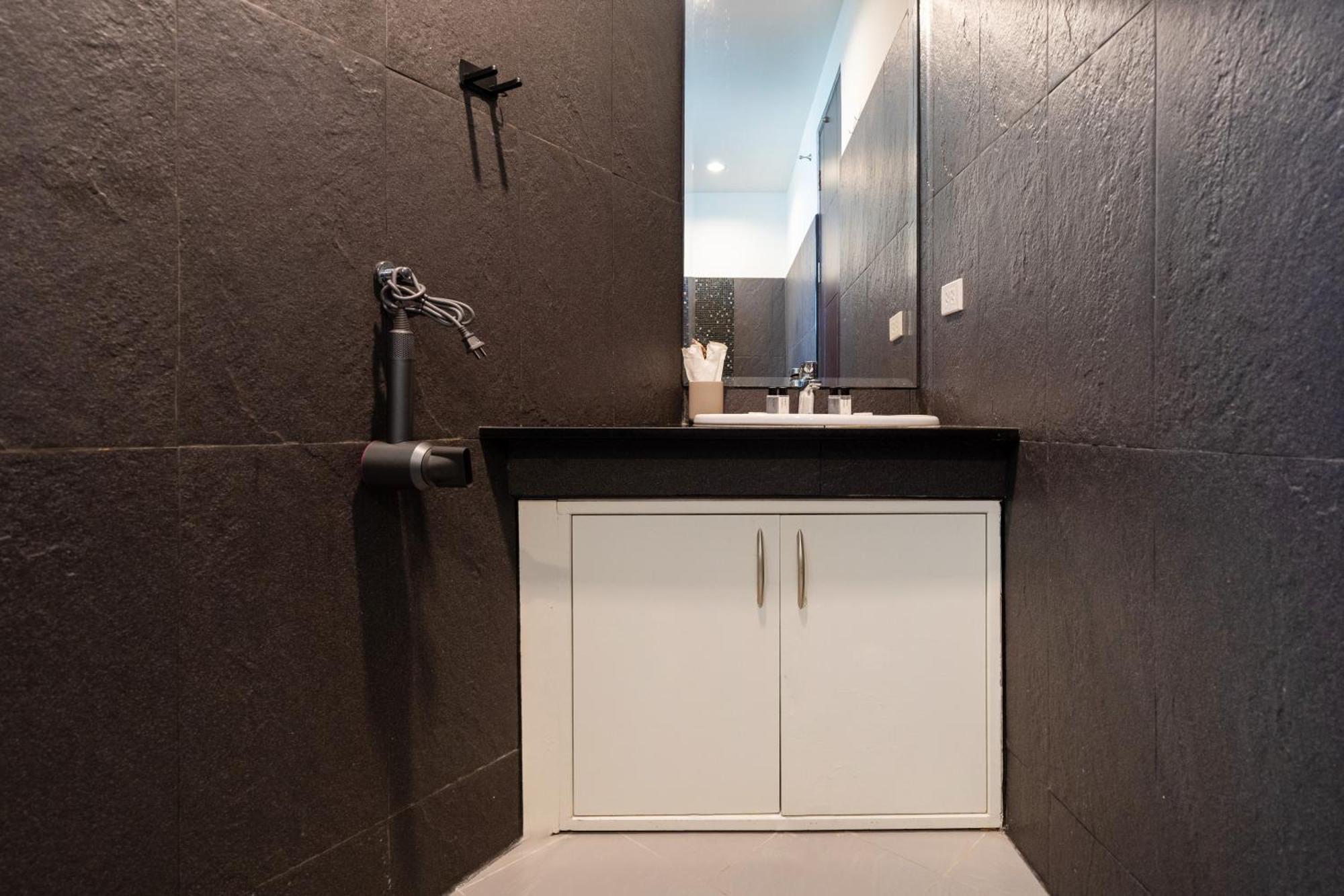 3-bedrooms Modern In Rawai Ban Saiyuan