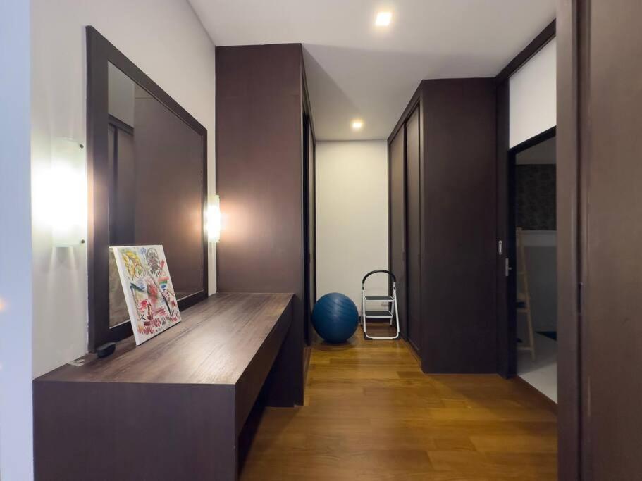 Apartment Charming 3-bdr With Pool *