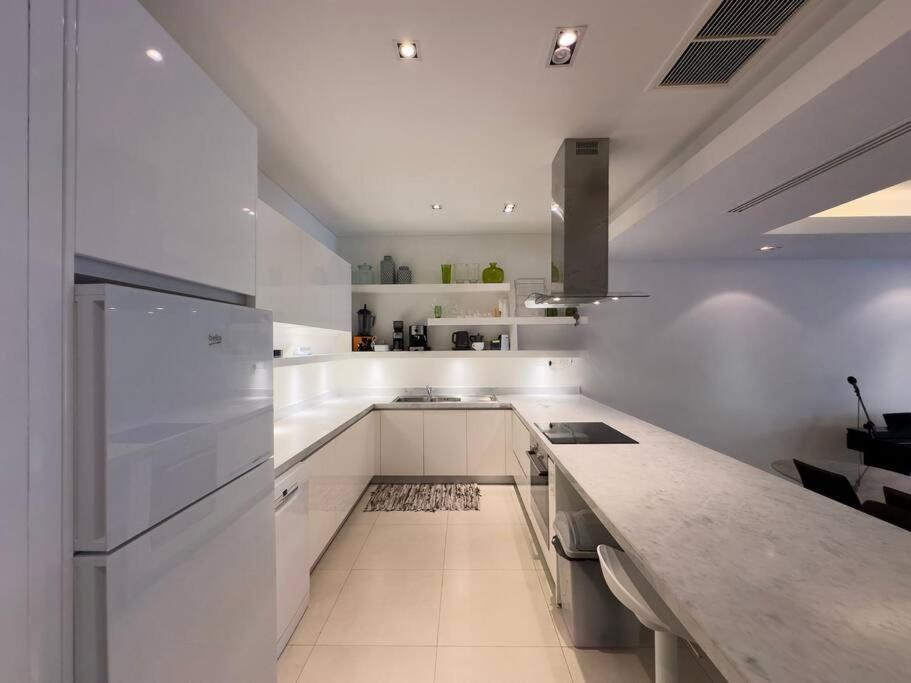 Apartment Charming 3-bdr With Pool