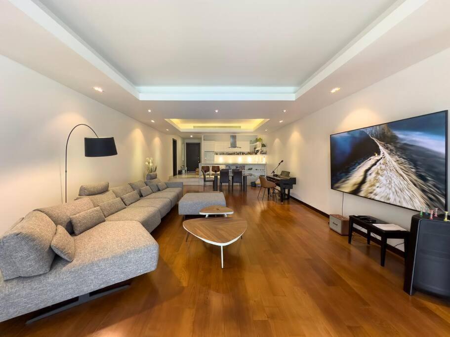 Charming 3-bdr With Pool