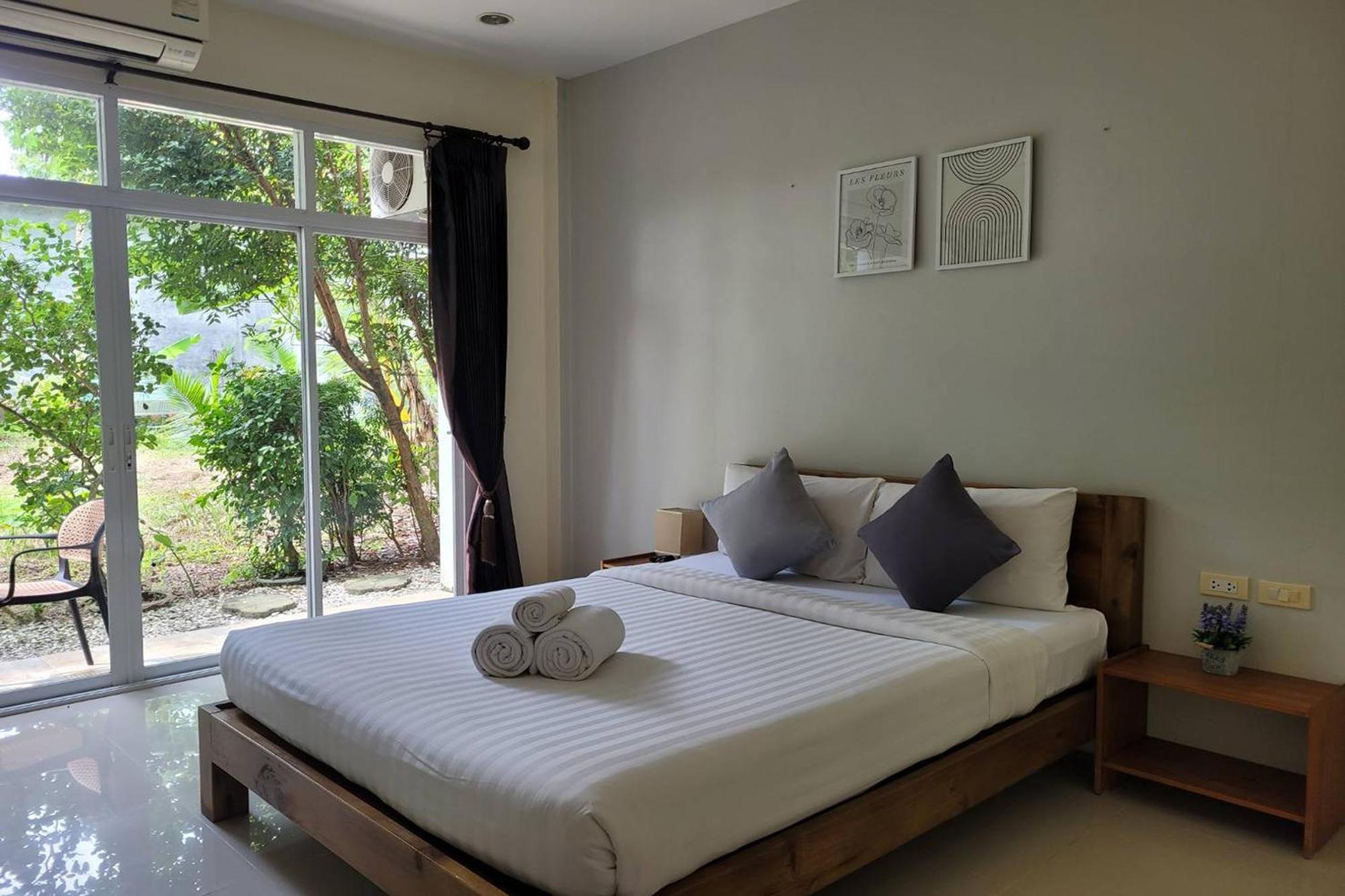 Snooze Phuket - Free Shuttle To Bang Rong Pier Pa Khlok