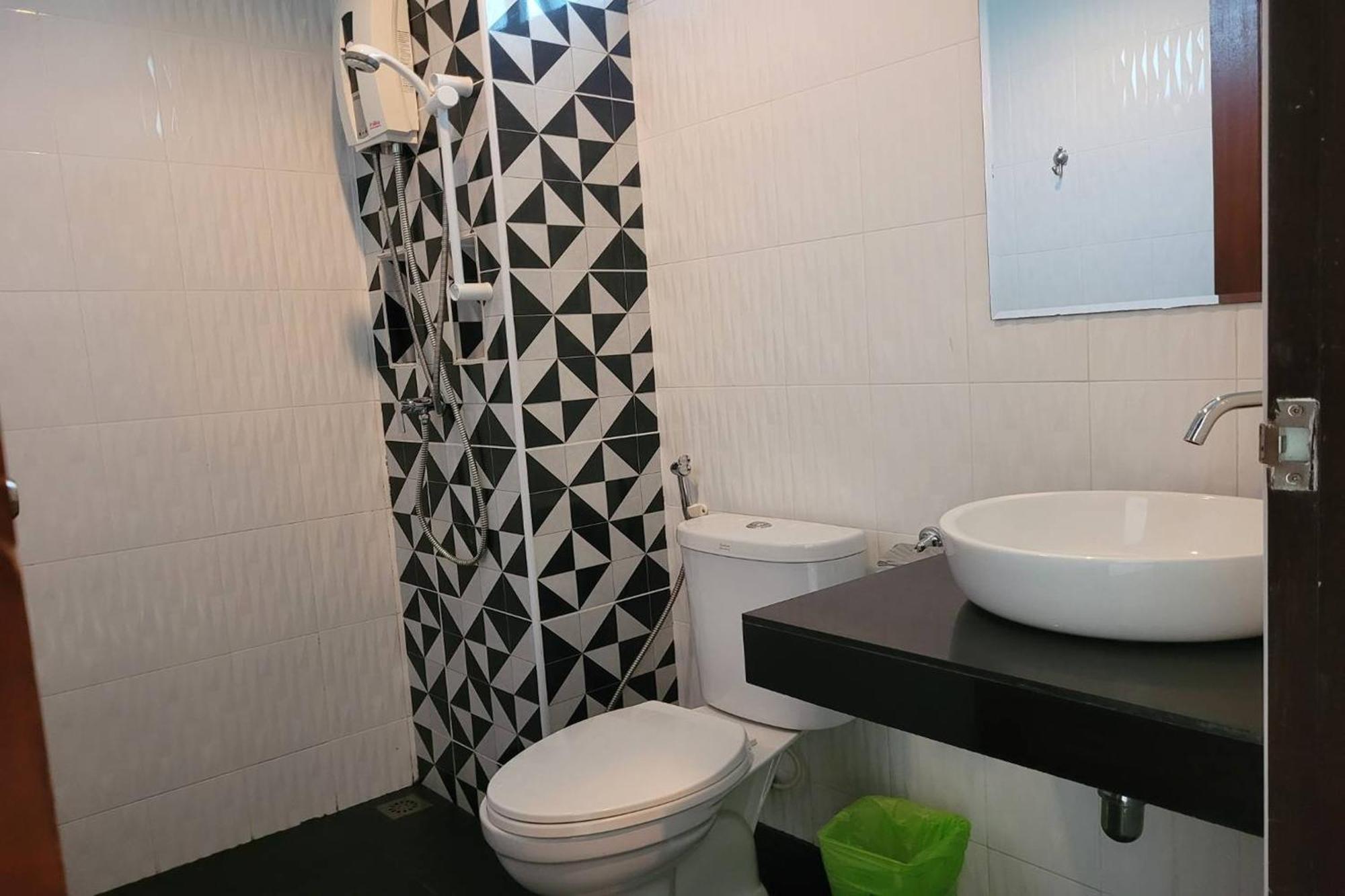 Hotel Snooze Phuket - Free Shuttle To Bang Rong Pier 3*