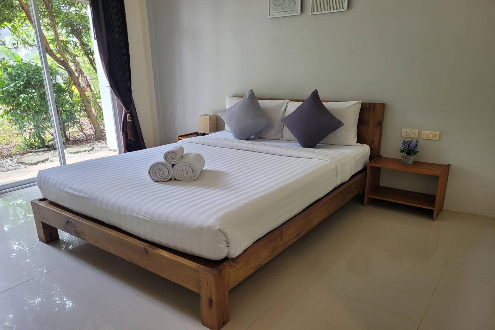Snooze Phuket - Free Shuttle To Bang Rong Pier 3*