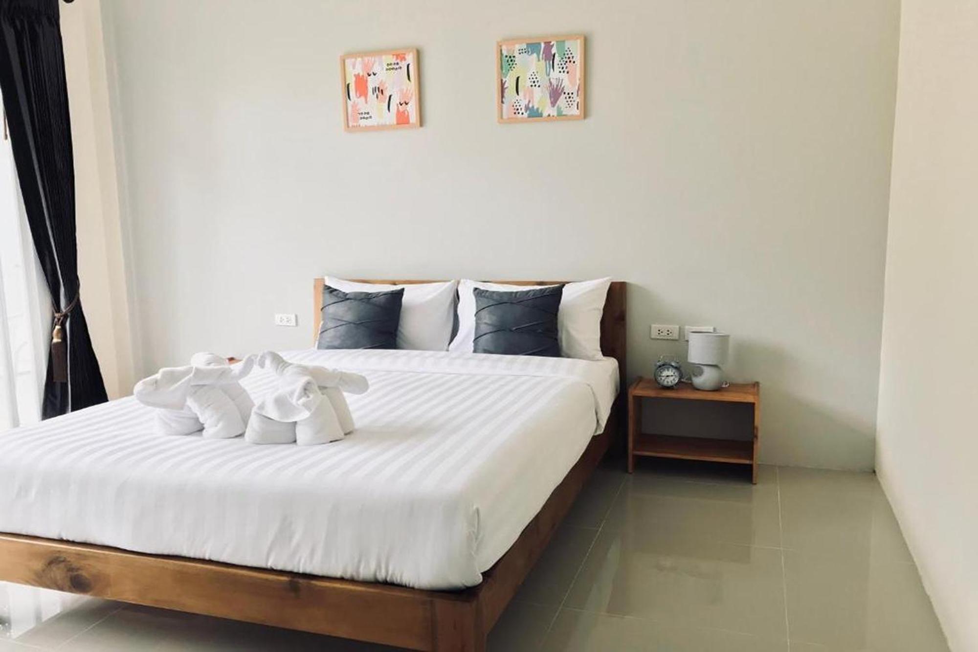 Snooze Phuket - Free Shuttle To Bang Rong Pier Pa Khlok