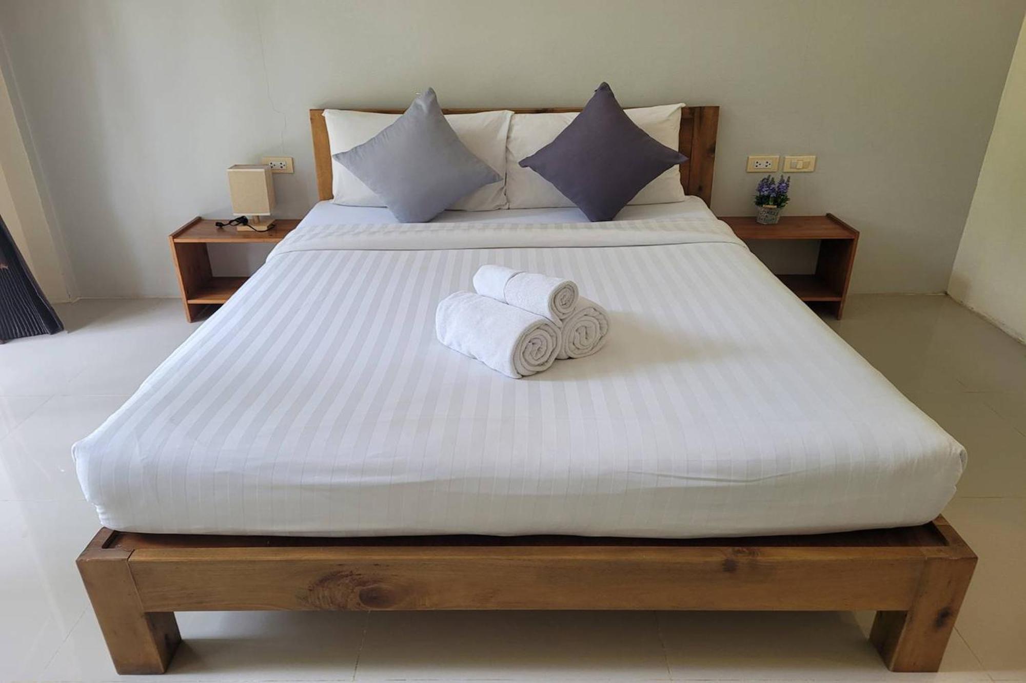 Hotel Snooze Phuket - Free Shuttle To Bang Rong Pier Pa Khlok