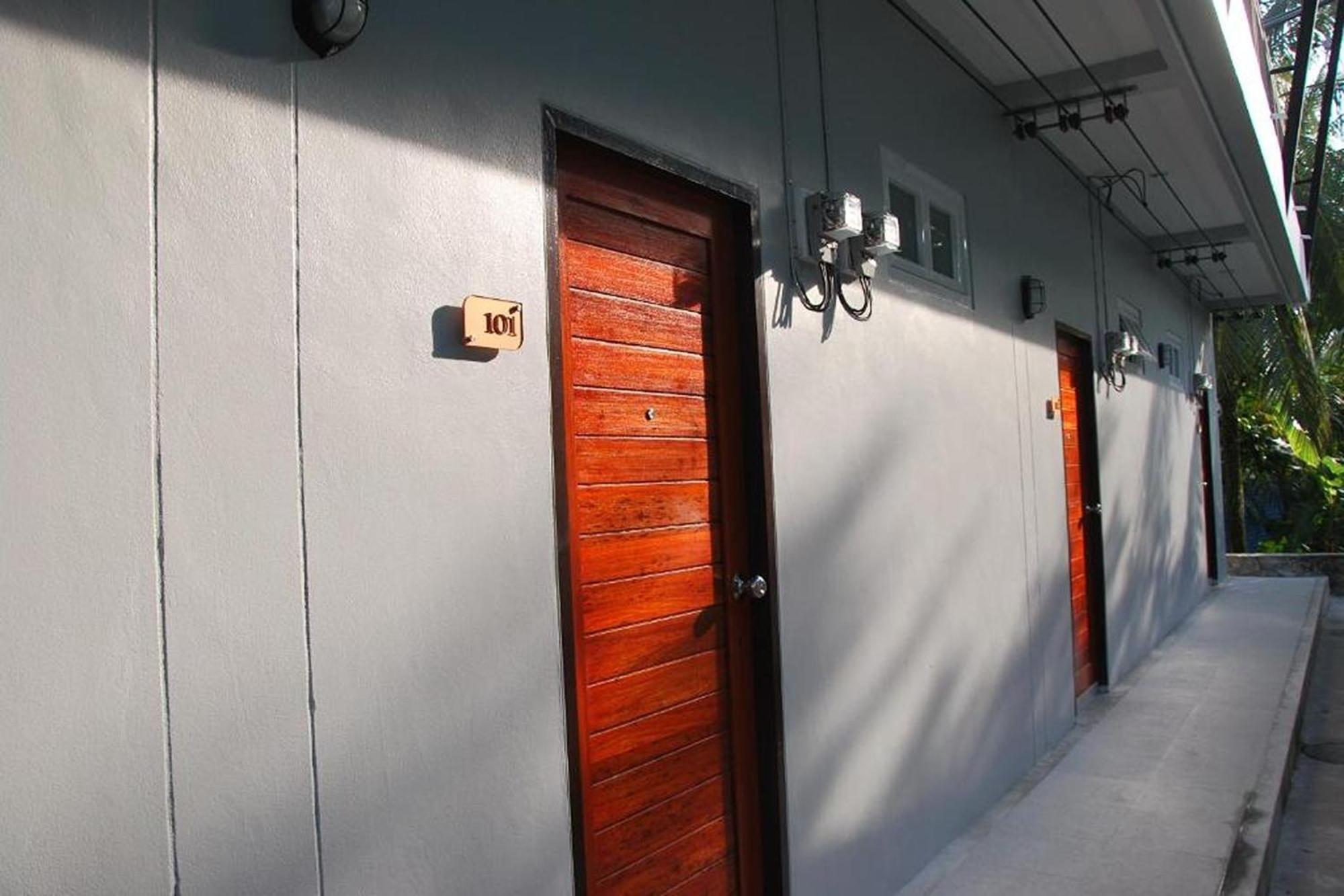 Snooze Phuket - Free Shuttle To Bang Rong Pier 3* Pa Khlok