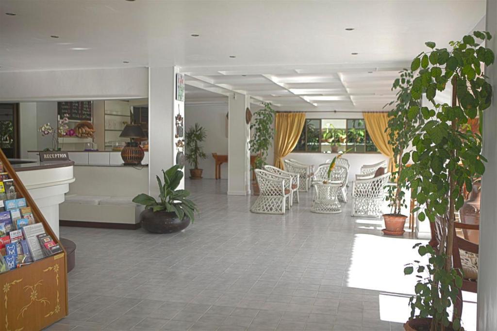 Sweet Hotel