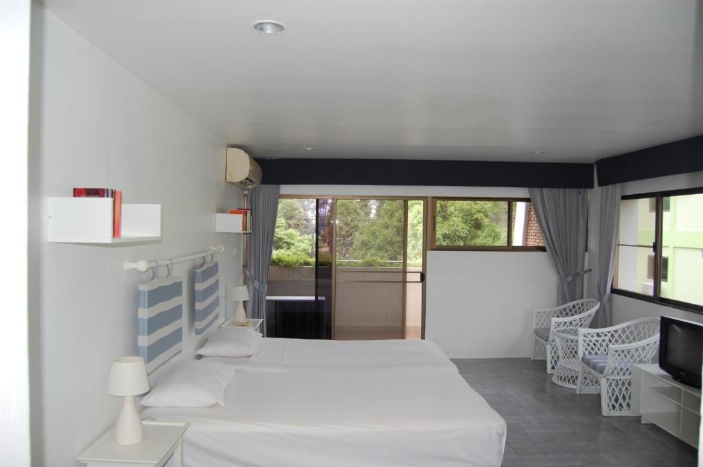Sweet Hotel