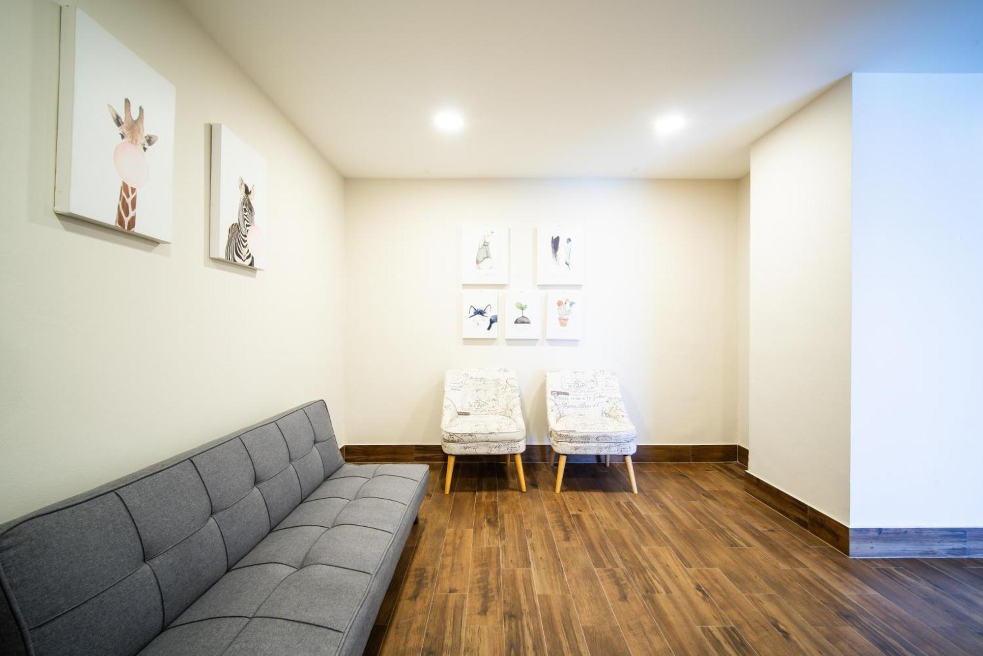 Tower Superior Seaview 4br210 Apartment