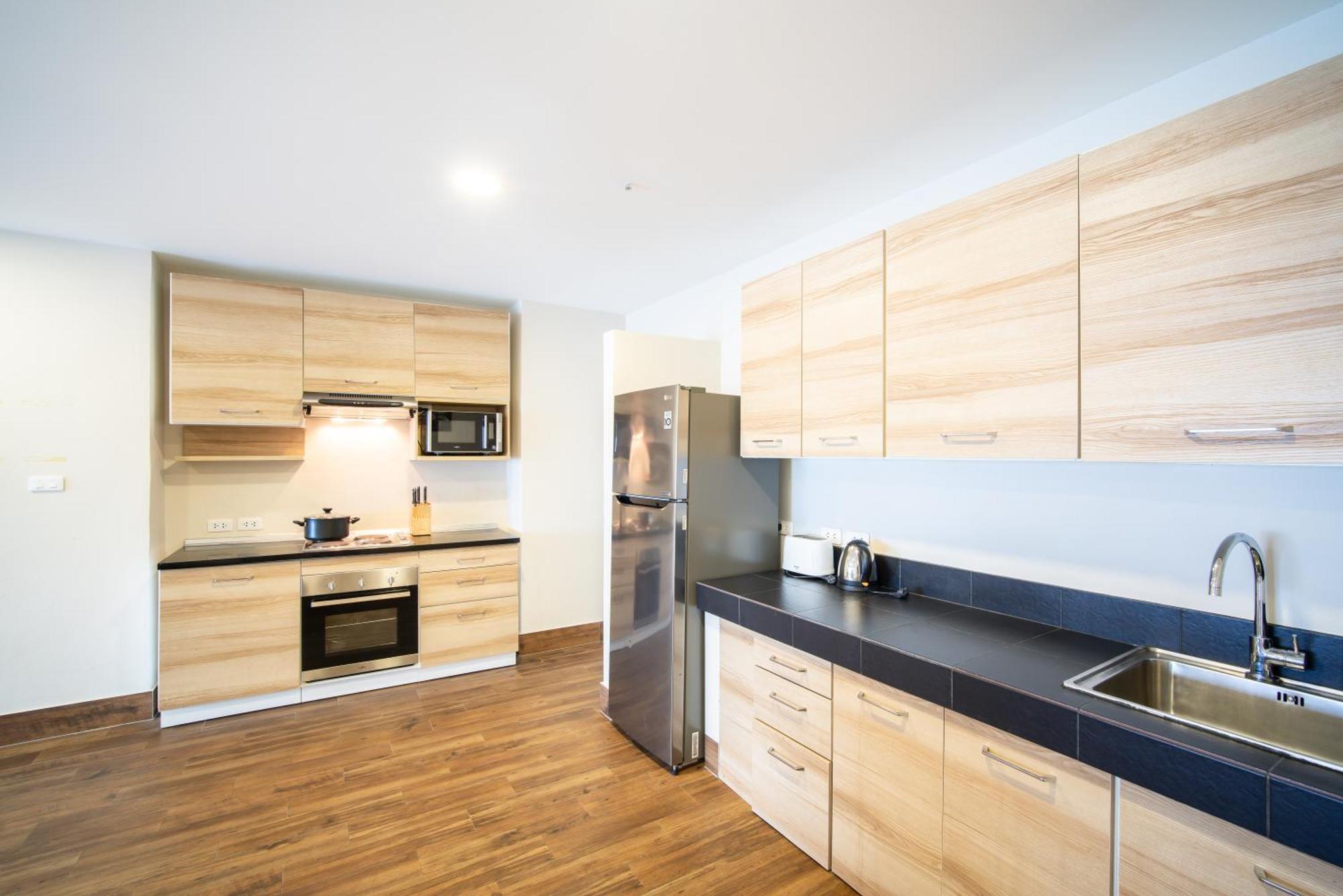 Apartment Tower Superior Seaview 4br210