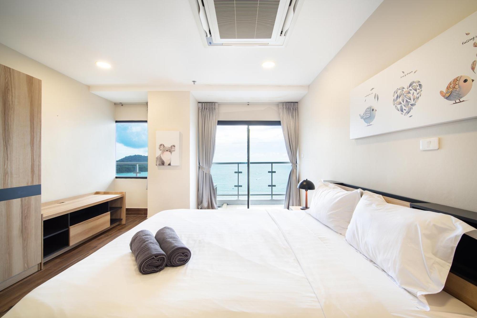 Tower Superior Seaview 4br210 Apartment
