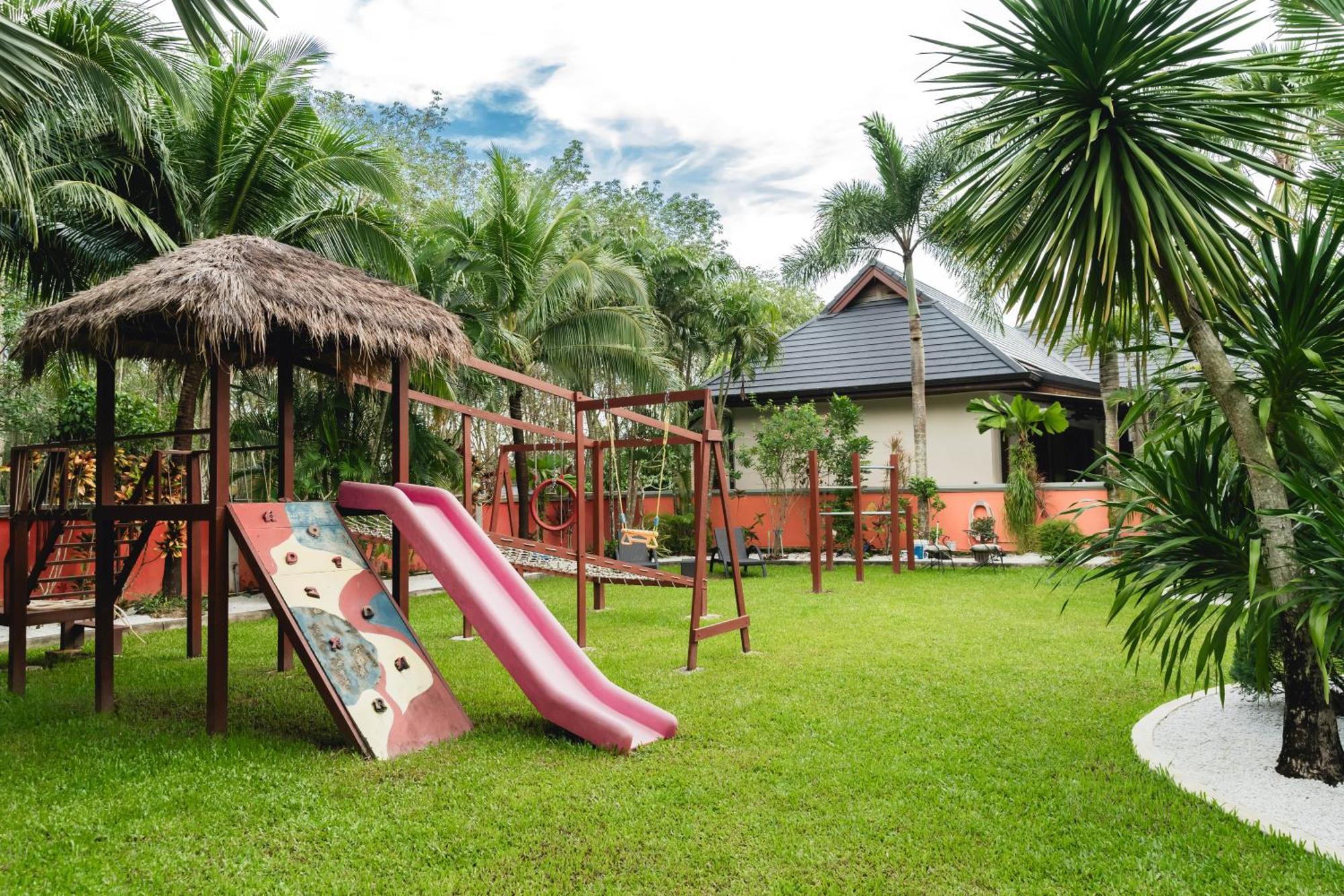 Banyak | Luxury 4br With Terrace And Personal Playground *