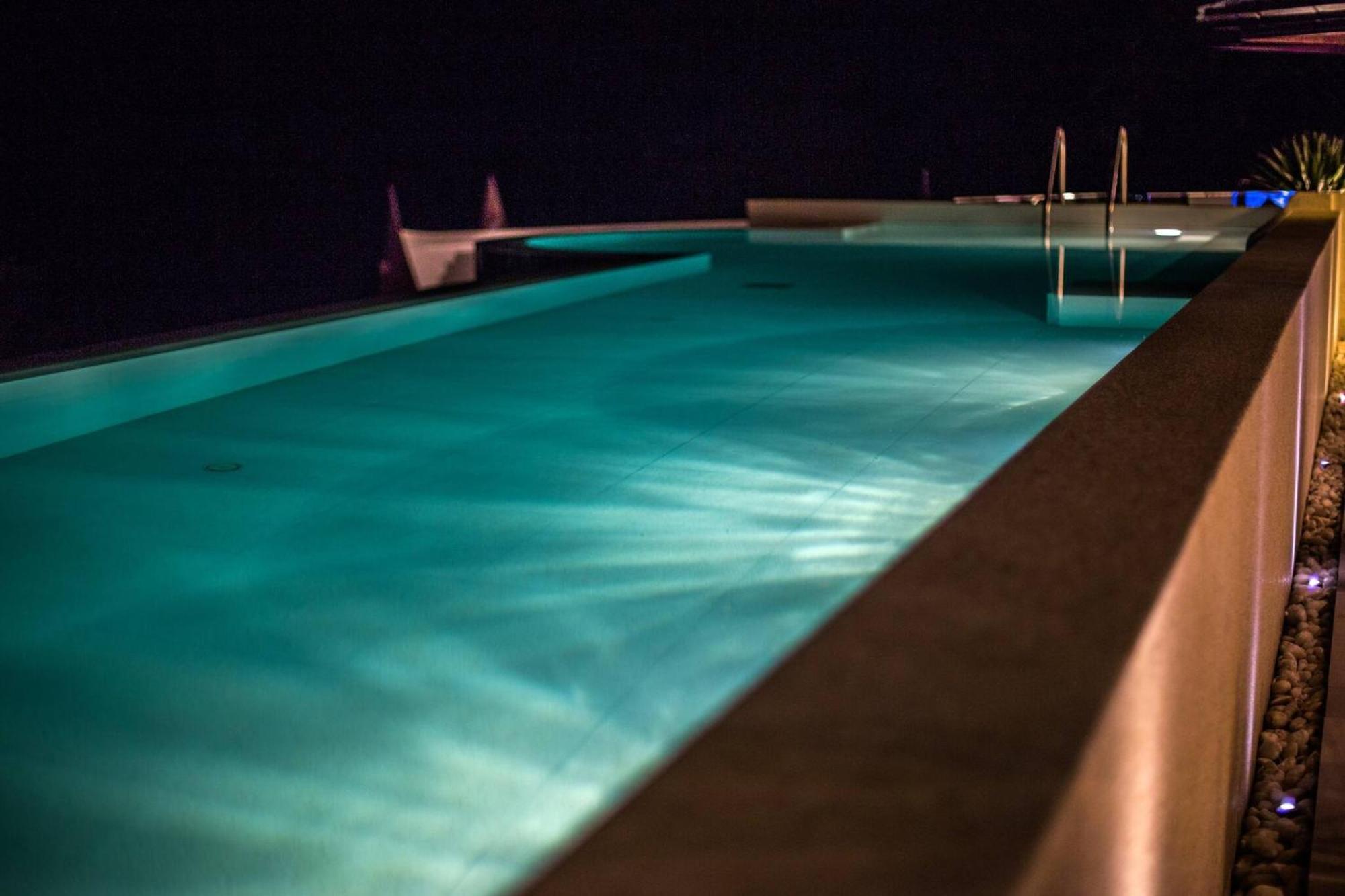 Villa Rare Luxury Kamala Rock Cliff Pool 6 Bedrooms 8 Bathrooms Surin Beach (Phuket)