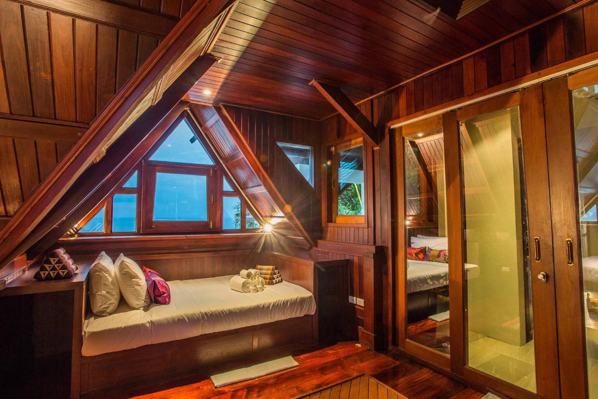 Rare Luxury Kamala Rock Cliff Pool 6 Bedrooms 8 Bathrooms Villa Surin Beach (Phuket)