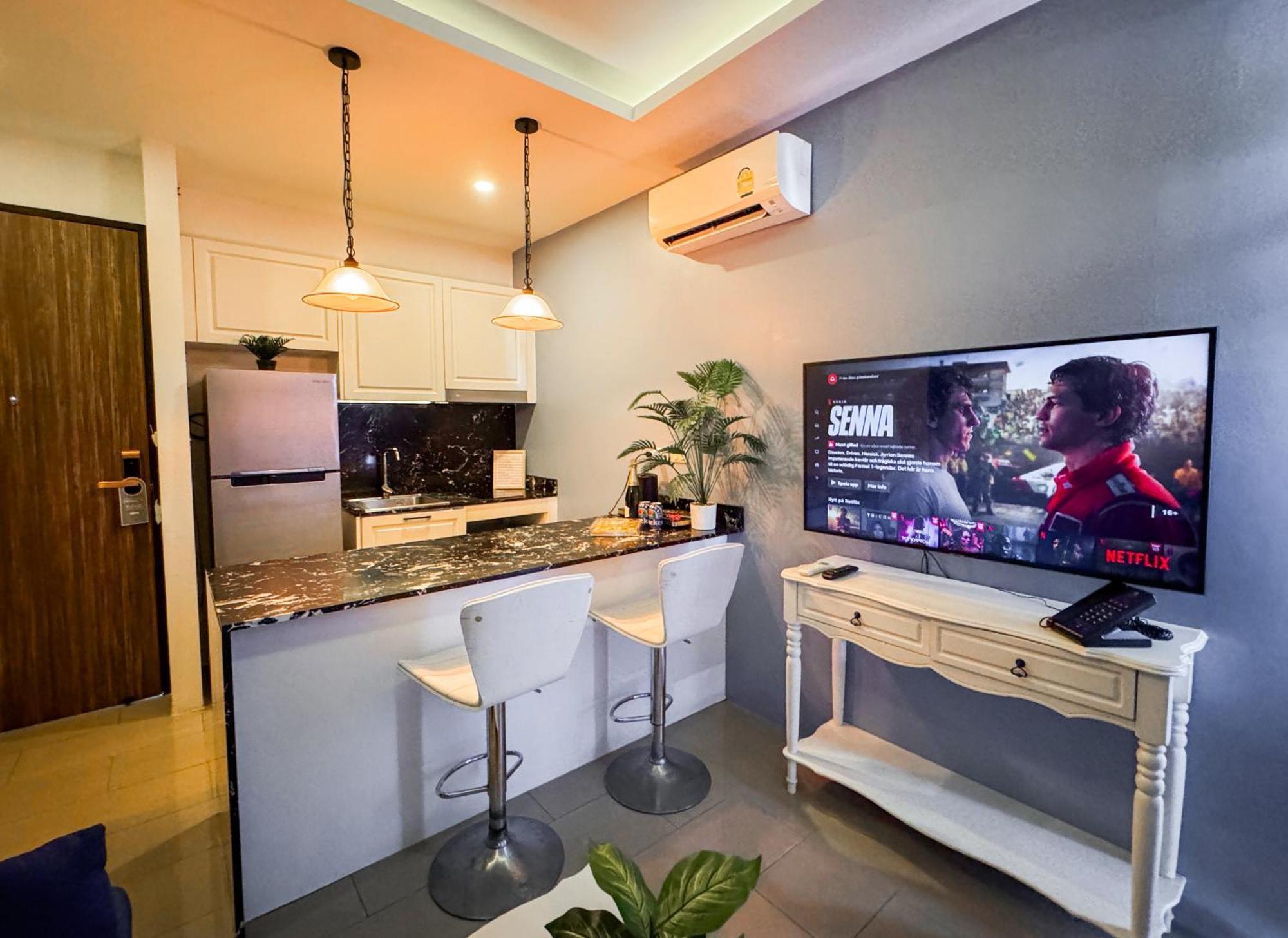 Cozy 1br With Big Balcony - 2 Pools & 5 Mins From Surin * Phuket