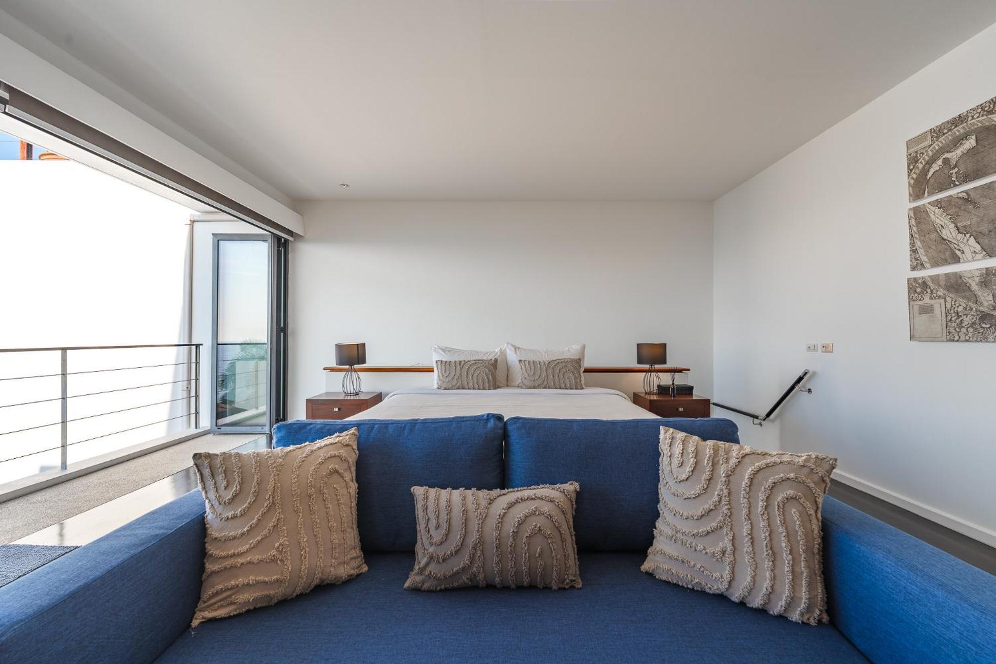 V152 Amazing Sea Views From Every Floor *