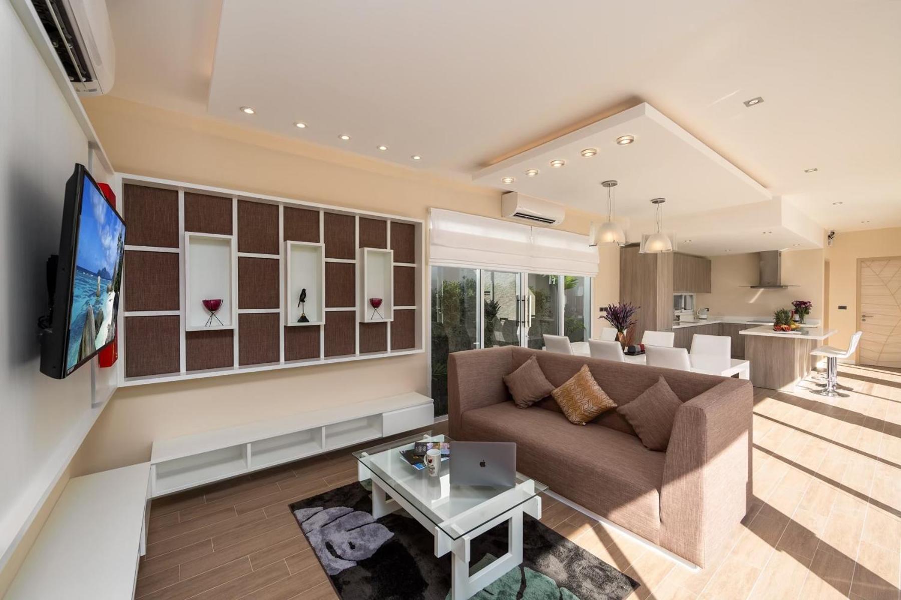 Villa Singnature Naiharn By The Sense