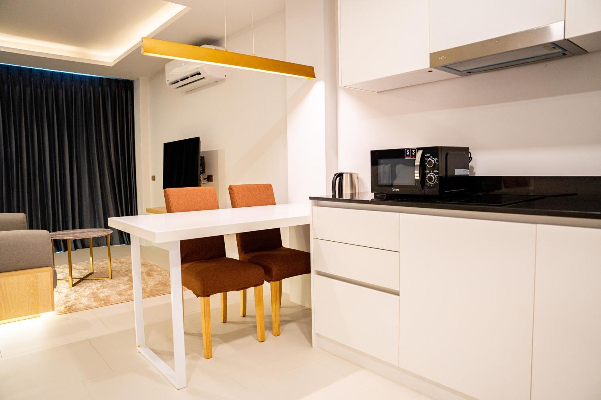 Karen Sunset Apartment