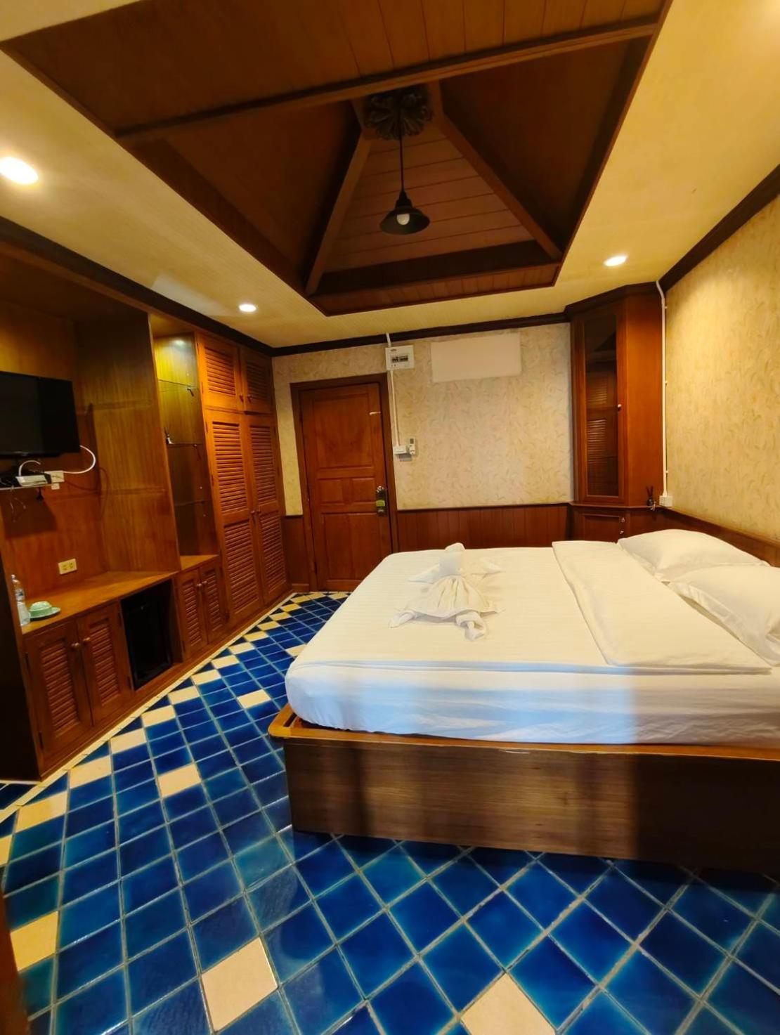 Mona House Apartment *