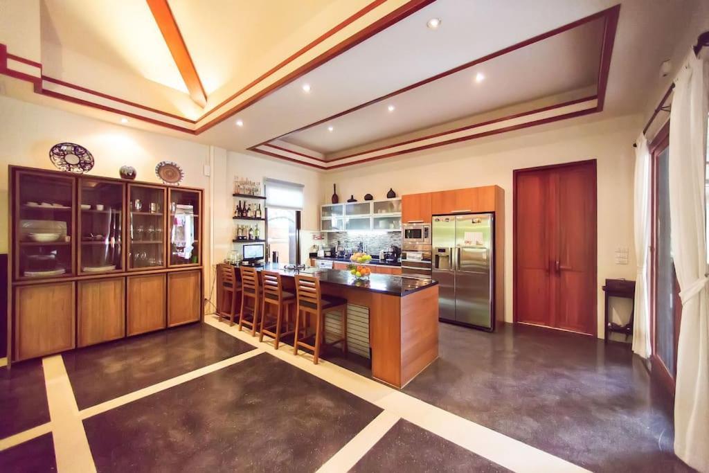 Banyak | Luxury 4br With Terrace And Personal Playground
