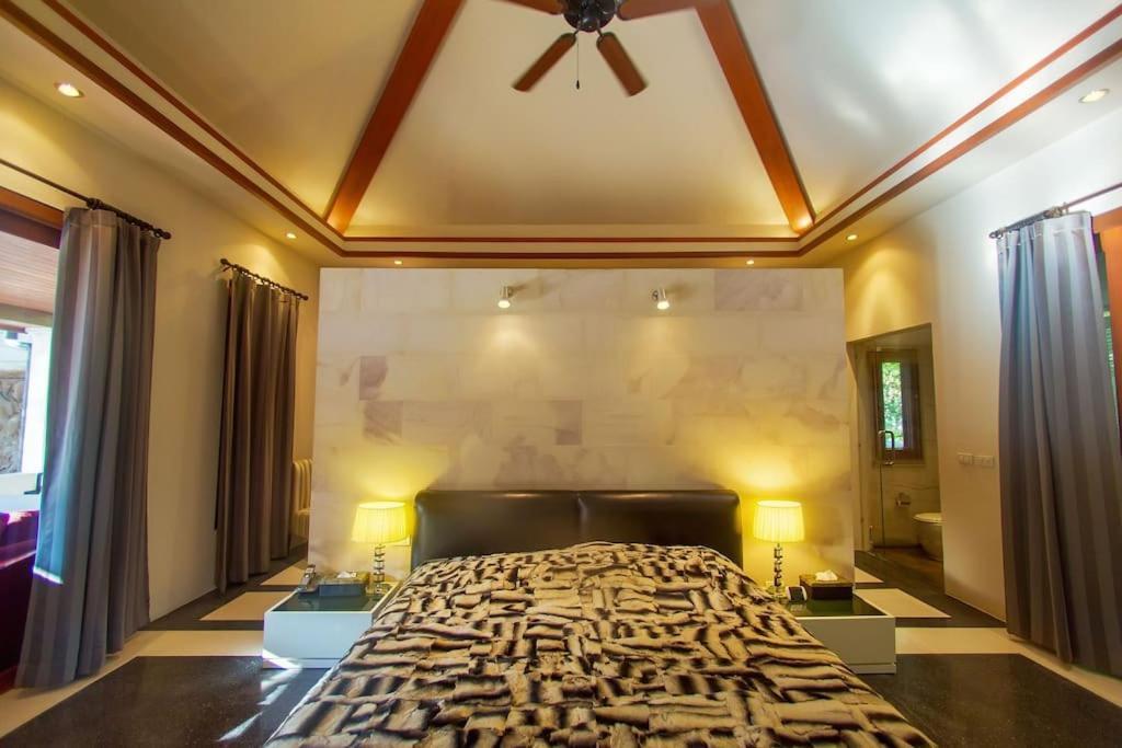 Banyak | Luxury 4br With Terrace And Personal Playground Holiday home
