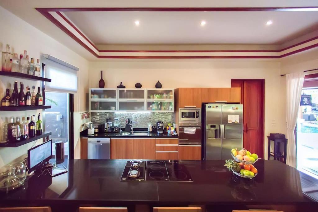 Banyak | Luxury 4br With Terrace And Personal Playground Holiday home *