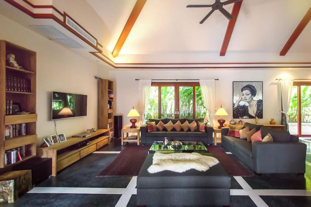 Banyak | Luxury 4br With Terrace And Personal Playground