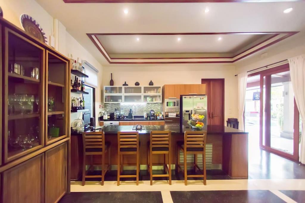Banyak | Luxury 4br With Terrace And Personal Playground Holiday home *
