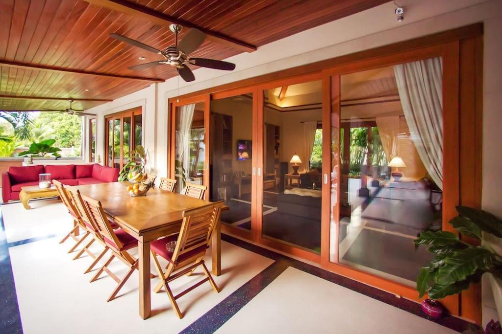 Banyak | Luxury 4br With Terrace And Personal Playground Holiday home