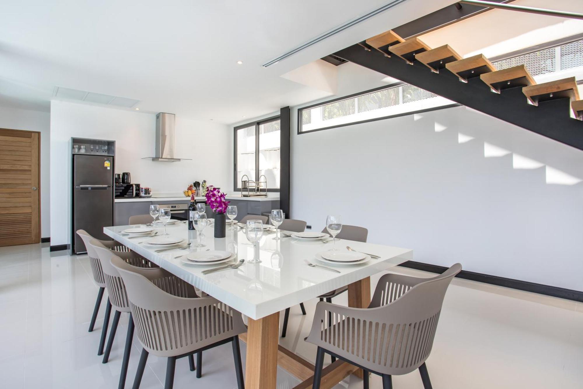 New & Modern, Loft Style 4br Sunset Garden 3, 12m Salt Pool, Just 10min Drive Naiharn Villa