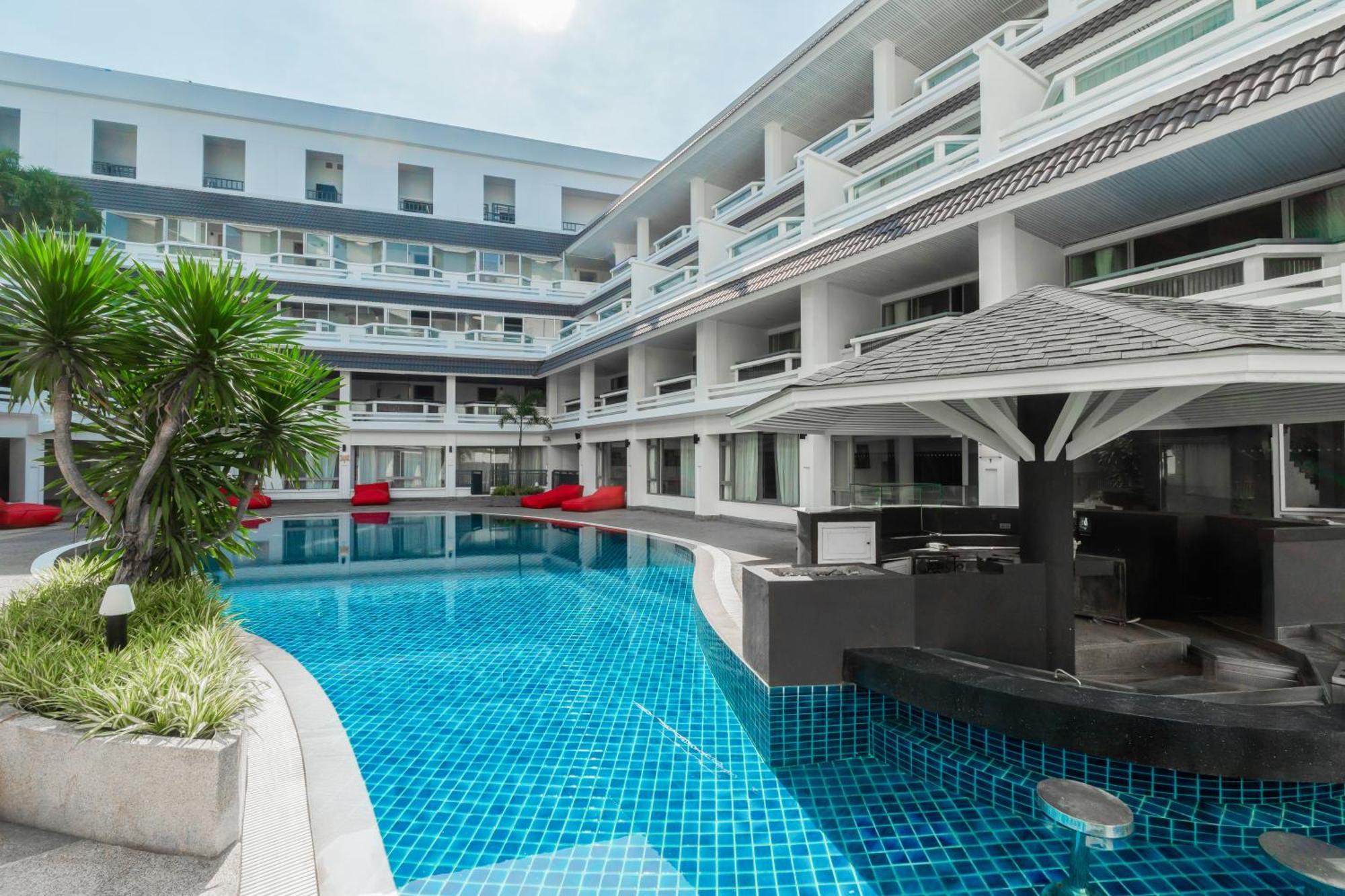 Hotel Radisson Red Phuket 5*