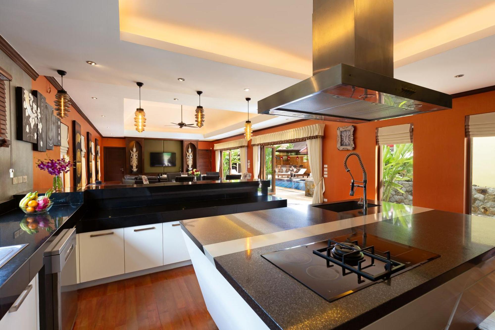 Extraordinary Courtyard 6br Pool Sri Suri, Naiharn