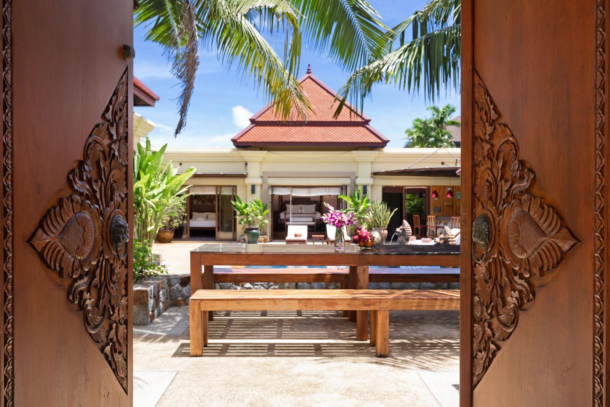 Extraordinary Courtyard 6br Pool Sri Suri, Naiharn
